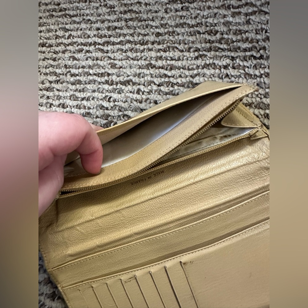 Chanel Bifold Wallet - Picture 5 of 17